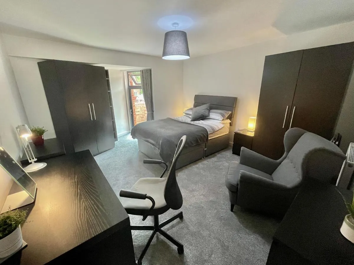 Garden View - 2 Bedroom Bungalow York