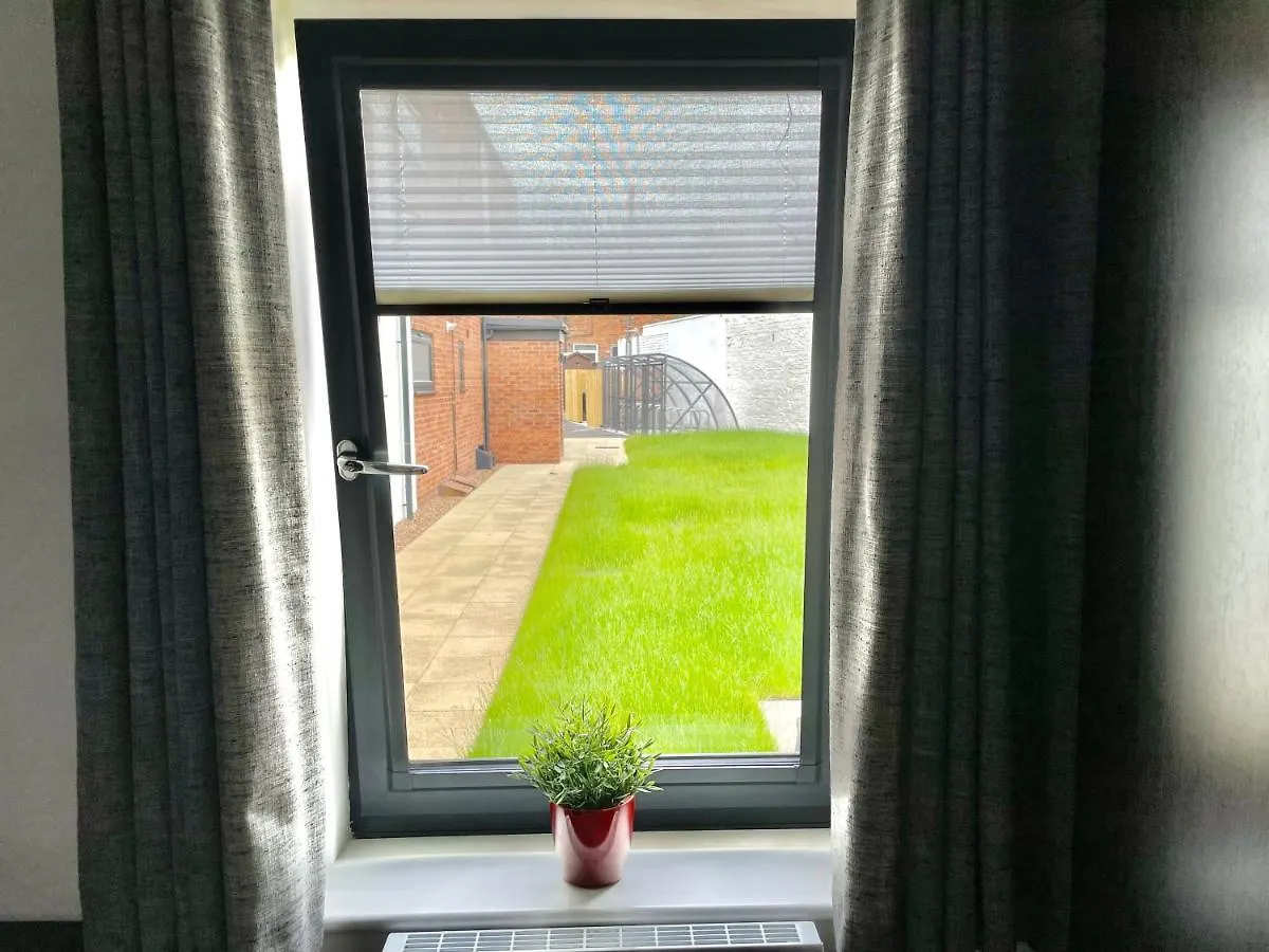 Garden View - 2 Bedroom Bungalow York Storbritannien