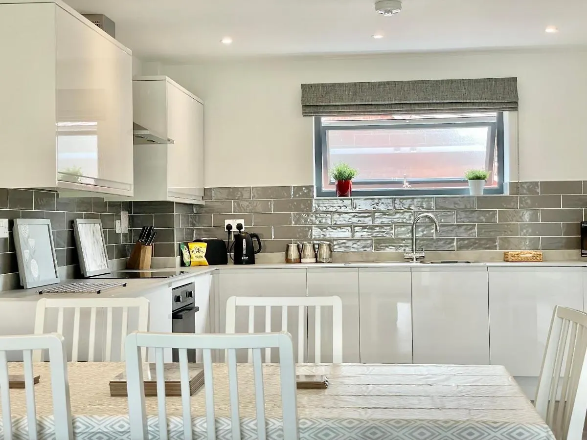 Garden View - 2 Bedroom Bungalow York